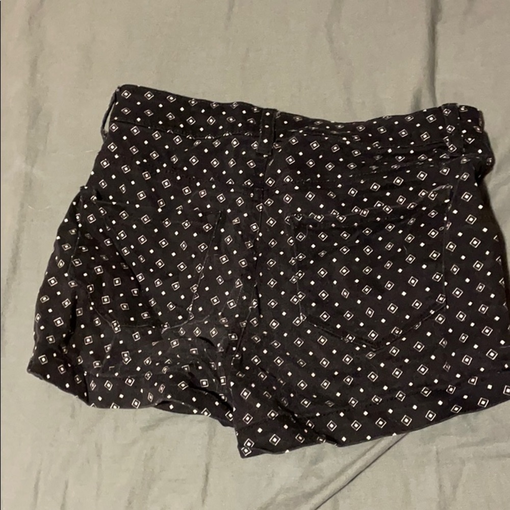 Shorts - Picture 2 of 3